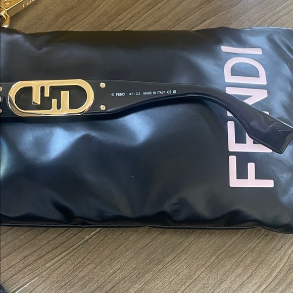 Fendi “ O Lock “Stylish Black Sunglasses for Women 💯Authentic - Picture 8 of 10